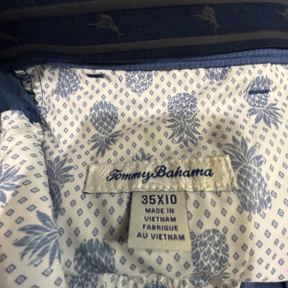 Men's Tommy Bahama Performance Like New Blue Golf Shorts, Size 35W, 10 Inseam - Picture 7 of 8